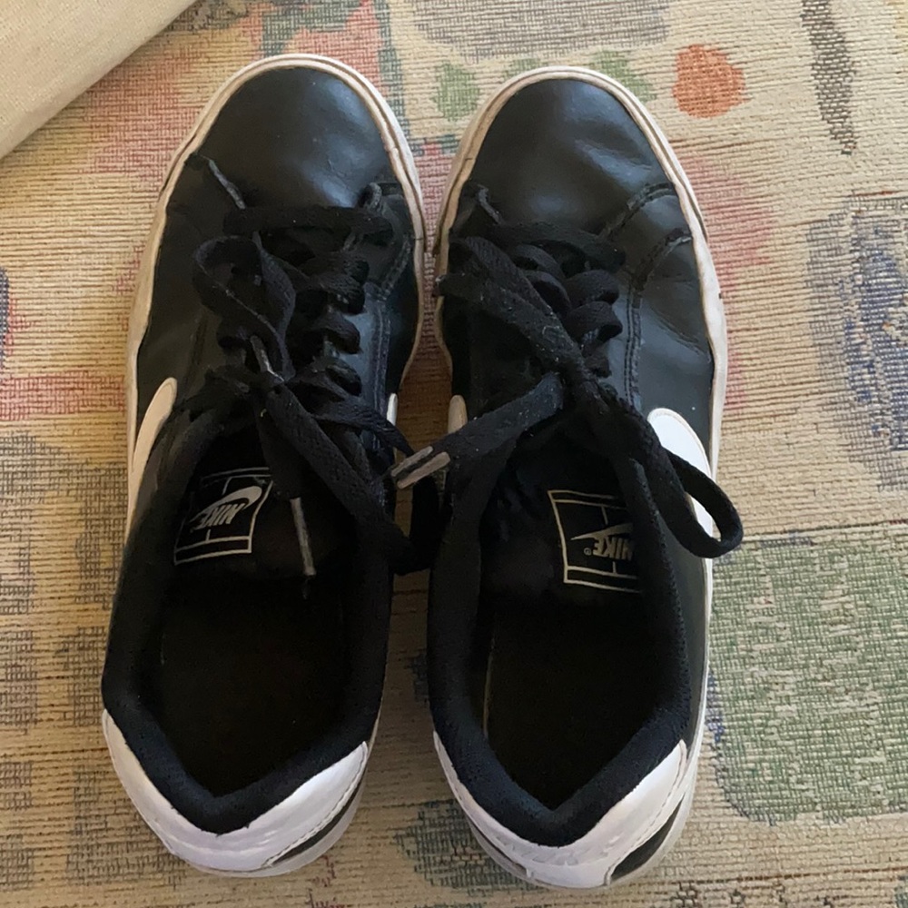 NIKE SNEAKERS